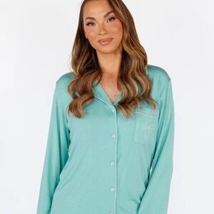 In My Sundays Winter Green Embroidered Bow Long Sleeve/pant PJs LIKE NEW*MEDIUM